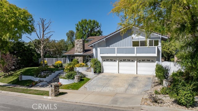 27093 Esward Drive, Calabasas CA: https://media.crmls.org/medias/07782361-9037-420b-9e44-e2197fac23c2.jpg