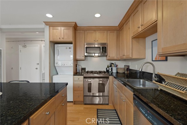 66 16th Street, Hermosa Beach, California 90254, 4 Bedrooms Bedrooms, ,2 BathroomsBathrooms,Residential,Sold,16th Street,SB25047715
