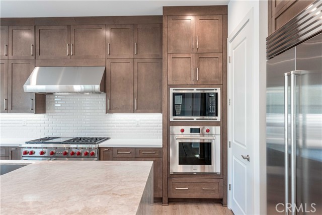 27554 Elderberry Dr, Valencia CA: https://media.crmls.org/medias/077869cd-f8cb-441e-928a-8c6f7925f33f.jpg