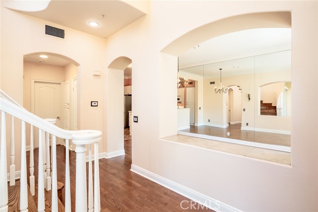 12 Savona Court, Newport Coast CA: https://media.crmls.org/medias/077889dc-3a9f-444b-a663-6ed2821e4b37.jpg