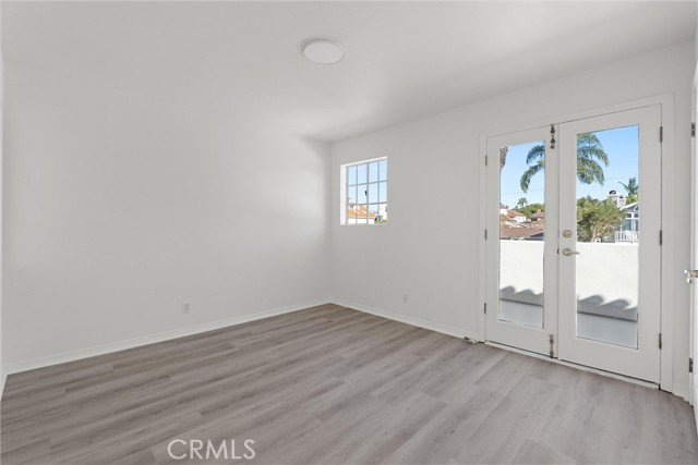646 Avenue B photo 20
