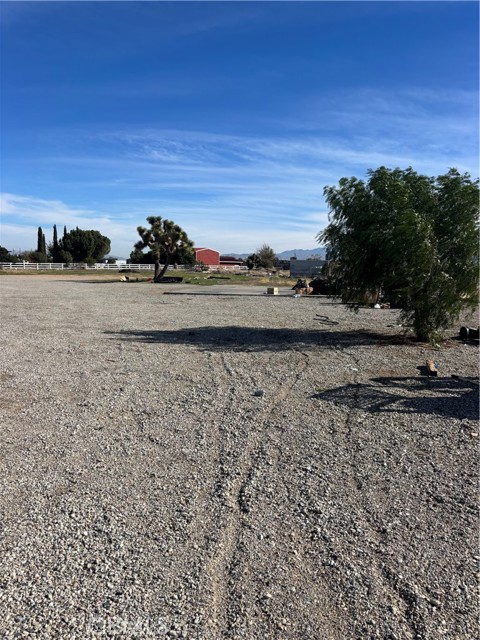 Detail Gallery Image 12 of 17 For 11971 Mission, Oak Hills,  CA 92344 - – Beds | – Baths