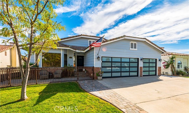 Detail Gallery Image 1 of 41 For 22535 W San Joaquin Dr, Canyon Lake,  CA 92587 - 4 Beds | 2 Baths