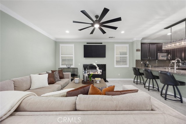 28537 Vista Del Rio Drive, Valencia CA: https://media.crmls.org/medias/077a7563-a02a-4793-8d2a-b0ef33f16435.jpg