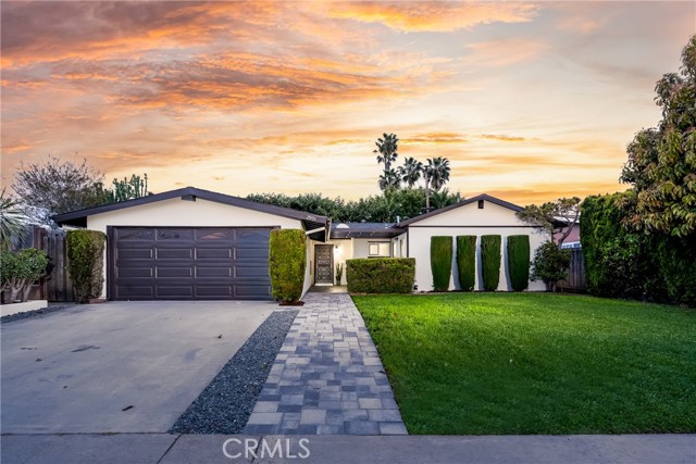 2901 Royal Palm Dr, Costa Mesa, CA 92626