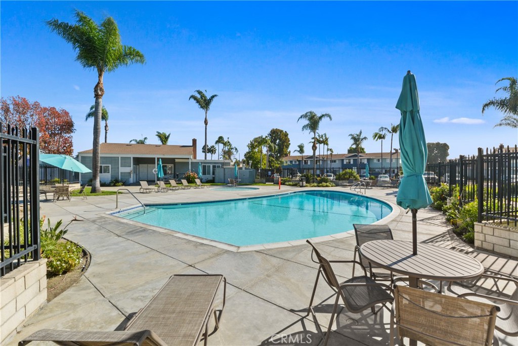 MLS #OC25258751 image #36