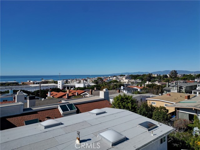533 13th Street, Manhattan Beach, California 90266, 2 Bedrooms Bedrooms, ,1 BathroomBathrooms,Residential,Sold,13th,SB23018975