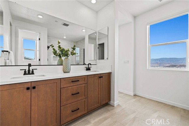 28528 Wildflower Terrace, Castaic CA: https://media.crmls.org/medias/077be7e0-3f7f-4562-9e9a-9f50a45bec22.jpg