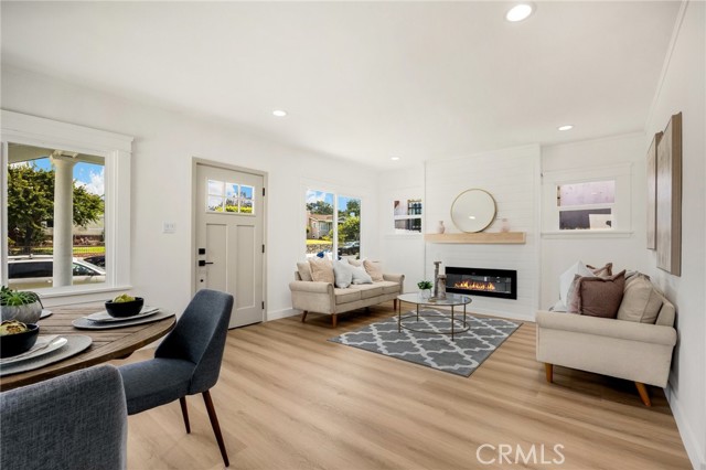 5336 Stratford Road, Los Angeles CA: https://media.crmls.org/medias/077c2487-6ff0-4d32-9f1a-2c69693e1ca1.jpg