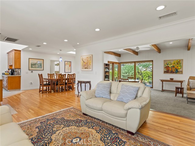 Detail Gallery Image 22 of 72 For 1012 N Sunset Canyon Dr, Burbank,  CA 91504 - 3 Beds | 2 Baths