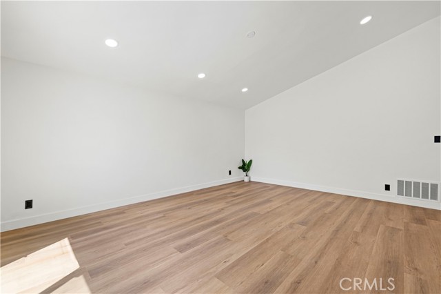 Detail Gallery Image 5 of 47 For 18718 Delight St, Canyon Country,  CA 91351 - 4 Beds | 2 Baths