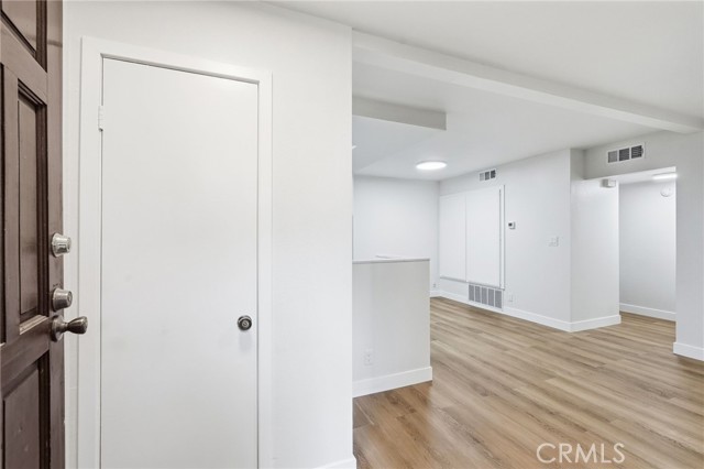 Detail Gallery Image 4 of 31 For 15511 Sherman Way #19,  Van Nuys,  CA 91406 - 1 Beds | 1 Baths