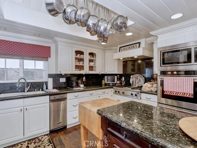 25322 Romera Place, Lake Forest CA: https://media.crmls.org/medias/077e5880-b326-4544-9113-1c41b5d947ea.jpg