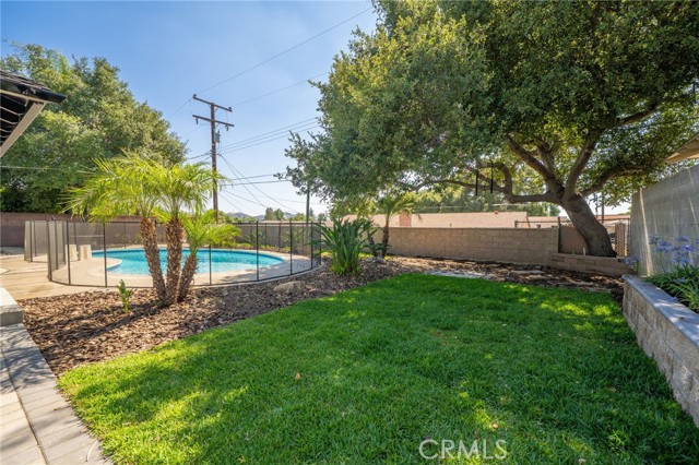 205 Hacienda N Avenue, Glendora CA: https://media.crmls.org/medias/077e5d4c-1fb1-45ec-9f05-6be8c4bebbf5.jpg