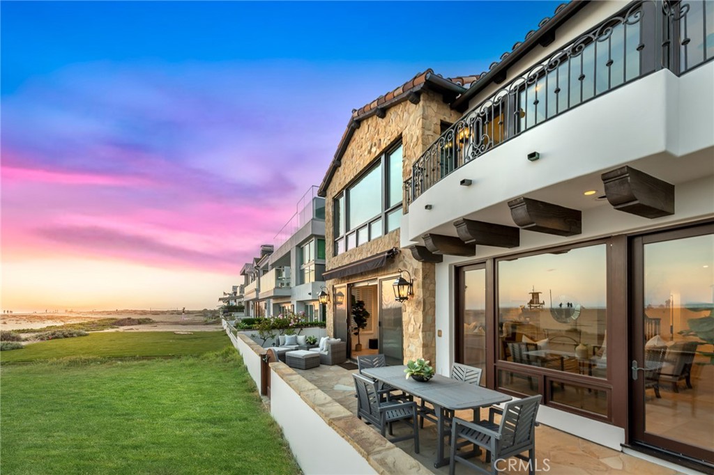 2156 E Oceanfront, Newport Beach, CA 92661