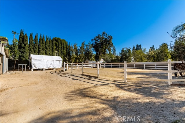 17927 Sun Hill Drive, Yorba Linda CA: https://media.crmls.org/medias/077fbcfd-29bc-49ab-85e8-a61f2ec51798.jpg