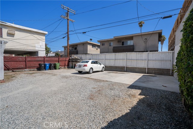 5526 Lexington, Los Angeles CA: https://media.crmls.org/medias/077fbe84-4c34-415b-ae38-adc35baf3b72.jpg