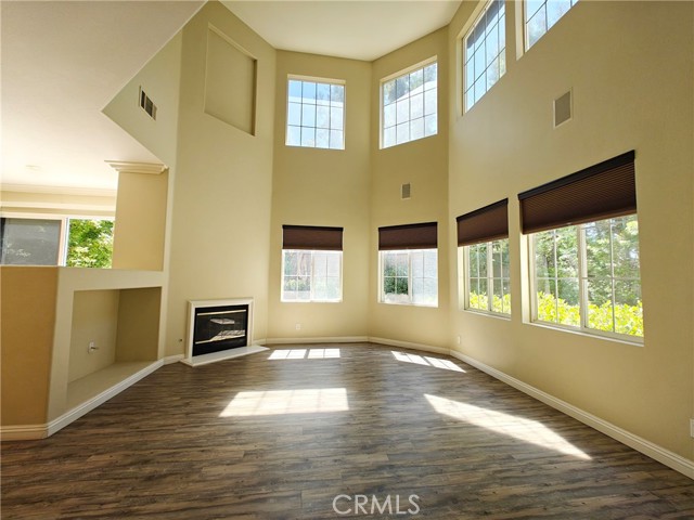 Detail Gallery Image 1 of 22 For 605 Newcastle, Irvine,  CA 92620 - 3 Beds | 3 Baths