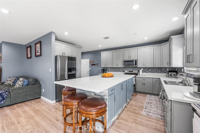 Detail Gallery Image 14 of 57 For 10588 Peach Ave, California City,  CA 93505 - 4 Beds | 2/1 Baths