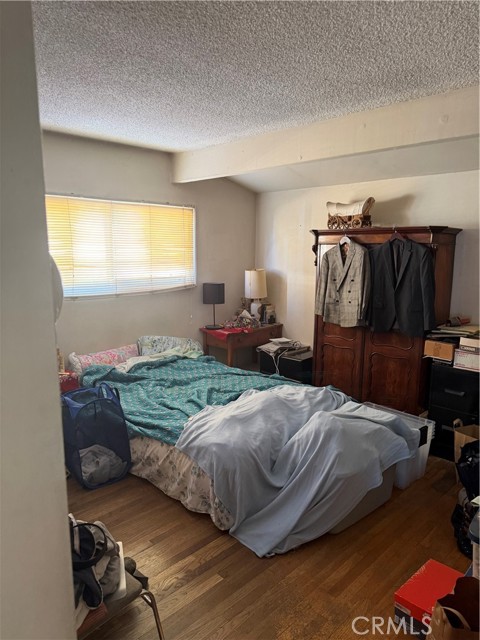 Detail Gallery Image 12 of 15 For 7232 Zelzah, Reseda,  CA 91335 - 3 Beds | 2 Baths