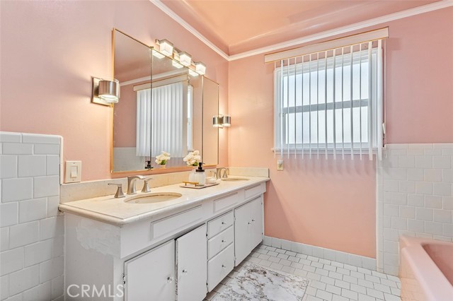 Detail Gallery Image 22 of 31 For 5144 Southridge Ave, Los Angeles,  CA 90043 - 3 Beds | 2/1 Baths