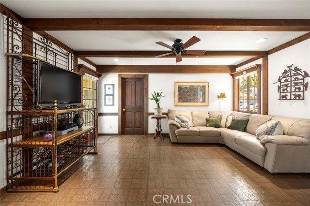 Detail Gallery Image 10 of 24 For 5835 Fairhaven, Woodland Hills,  CA 91367 - 4 Beds | 2 Baths