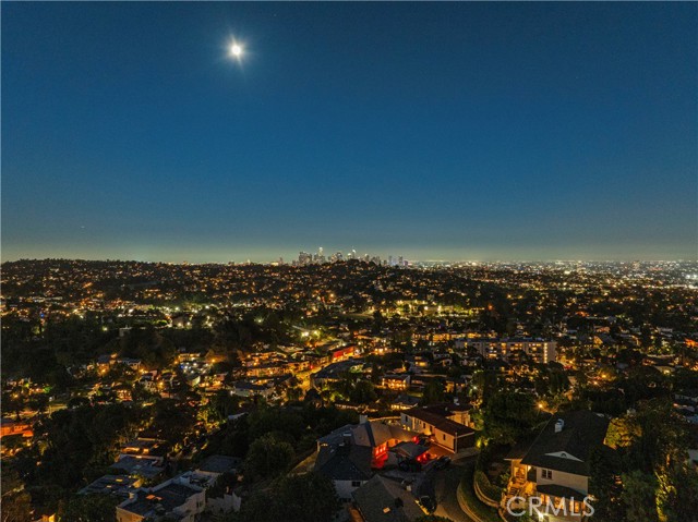 3916 Carnavon Way, Los Angeles CA: https://media.crmls.org/medias/078330d4-ca37-4e63-a160-4fa3432d5994.jpg