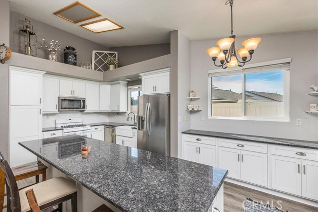 Detail Gallery Image 11 of 30 For 36571 Cheval, Winchester,  CA 92596 - 4 Beds | 2 Baths
