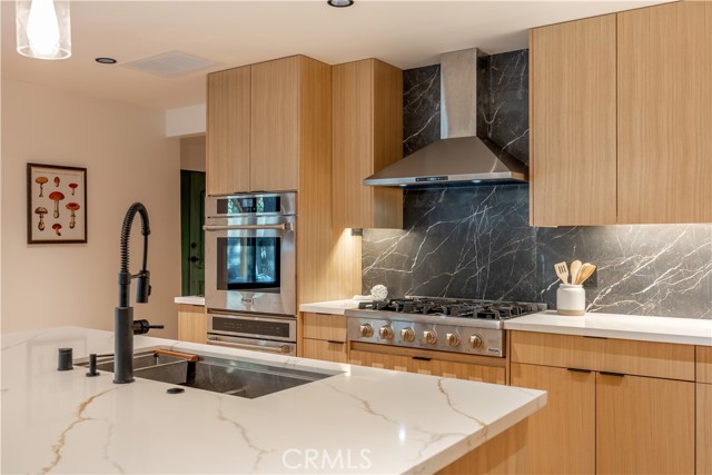 259 Victoria Lane, Sugarloaf CA: https://media.crmls.org/medias/078470b1-c03e-4809-b8b8-4f048d8c62a2.jpg