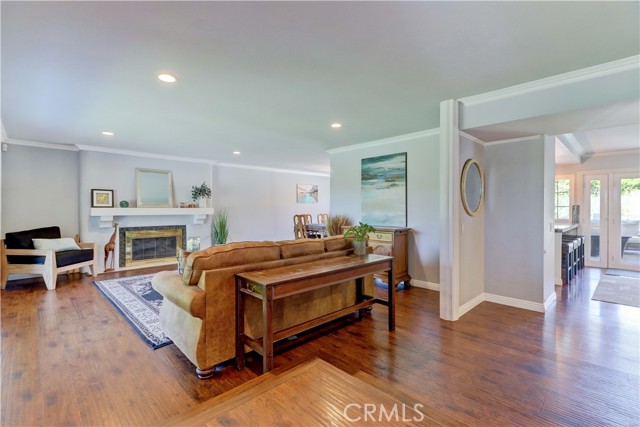 25701 Minoa Drive, Mission Viejo CA: https://media.crmls.org/medias/07851562-f5f0-45f4-a77e-55b91befb4d8.jpg