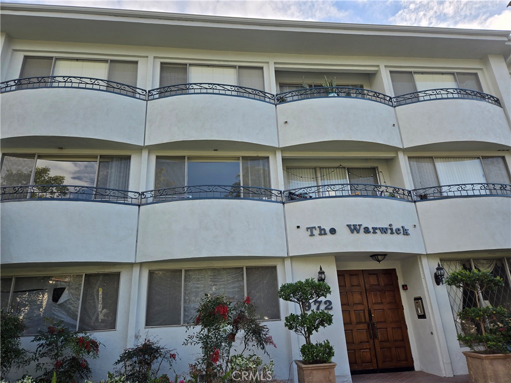 972 E California #202