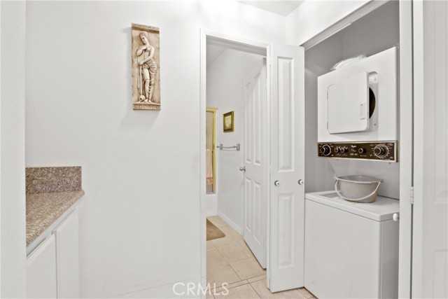 Detail Gallery Image 10 of 19 For 4561 Warner Ave #204,  Huntington Beach,  CA 92649 - 3 Beds | 2 Baths