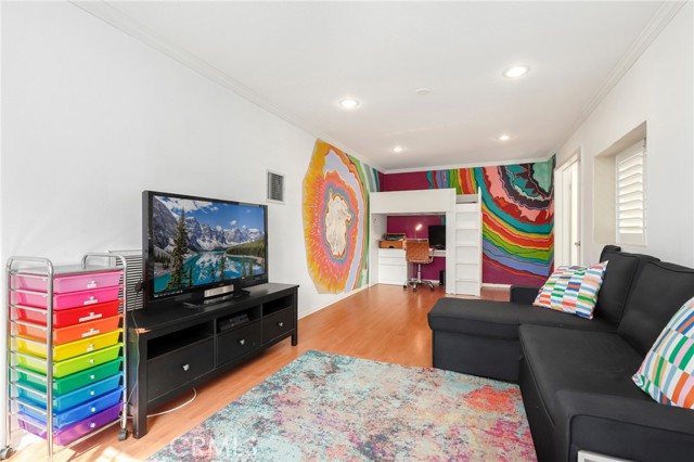 Image 24 of 16 For 33 Chadron  