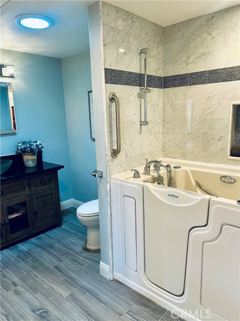 Detail Gallery Image 23 of 52 For 13561 Medinac Lane  M5  70l, Seal Beach,  CA 90740 - 2 Beds | 2 Baths