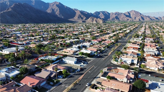 Detail Gallery Image 3 of 17 For 53385 Eisenhower, La Quinta,  CA 92253 - 3 Beds | 2/1 Baths