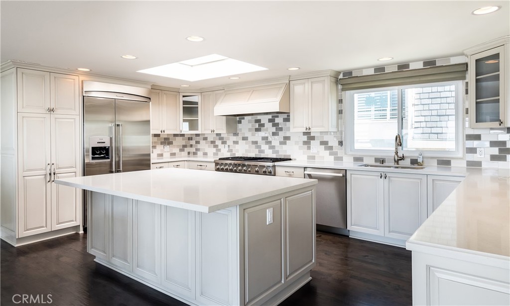 2909 Bayview Drive