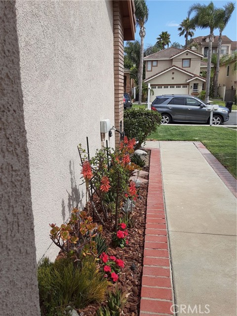 917 S Dylan Way, Anaheim Hills CA: https://media.crmls.org/medias/078a98d5-5fff-4c1d-b592-1384a6e8797a.jpg