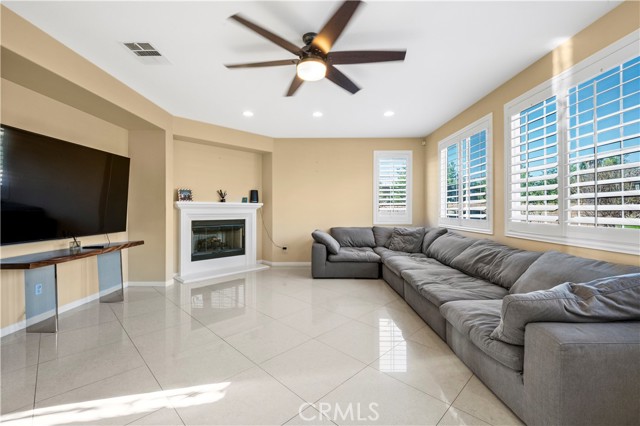 Detail Gallery Image 18 of 52 For 12810 Sierra Creek, Riverside,  CA 92503 - 5 Beds | 3 Baths