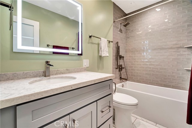 8710 Delgany Avenue, Playa del Rey CA: https://media.crmls.org/medias/078af652-6103-4a35-8b9d-34e8667632fd.jpg