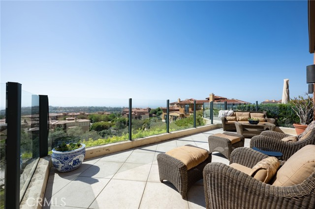 11 Classico Drive, Newport Coast CA: https://media.crmls.org/medias/078b681f-51ef-4da0-9555-14d7b6c32705.jpg