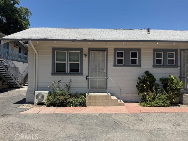 61 N Chester Avenue, Pasadena CA: https://media.crmls.org/medias/078bed6e-a012-46a8-a48b-b72e9caef9c7.jpg