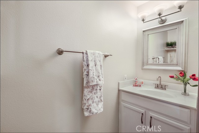 21055 Avenida Magnifica, Lake Forest CA: https://media.crmls.org/medias/078bf97e-e035-403e-b936-27b4c500ae56.jpg
