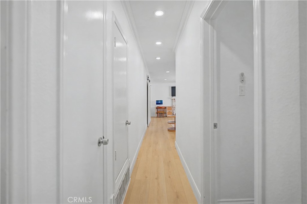 https://media.crmls.org/medias/078c7eb2-3c08-435f-a54f-0dc017e2c9ee.jpg?preset=X-Large