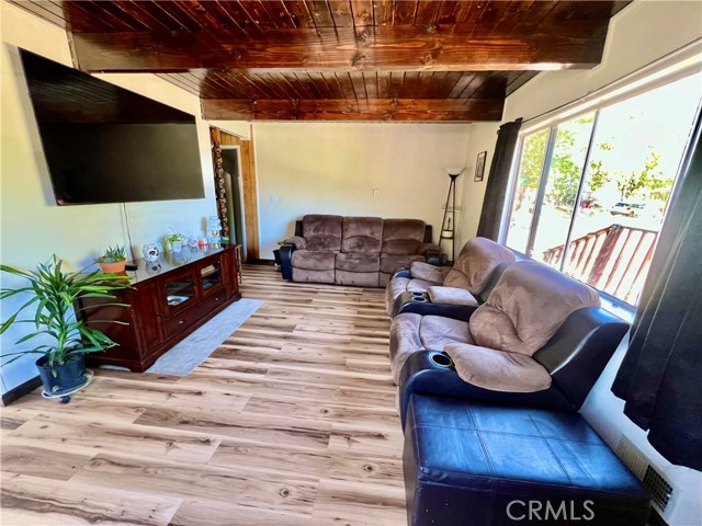 Detail Gallery Image 6 of 35 For 805 Lomita Trl, Frazier Park,  CA 93225 - 3 Beds | 2 Baths