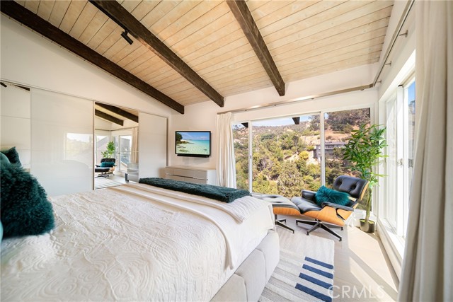 2522 Zorada Drive, Los Angeles CA: https://media.crmls.org/medias/078c9d57-d676-4f54-af7b-f633f39fd7a1.jpg