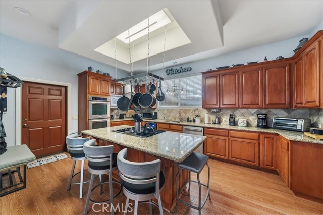 Detail Gallery Image 12 of 44 For 27312 Little Bear, Lake Arrowhead,  CA 92317 - 4 Beds | 4/1 Baths