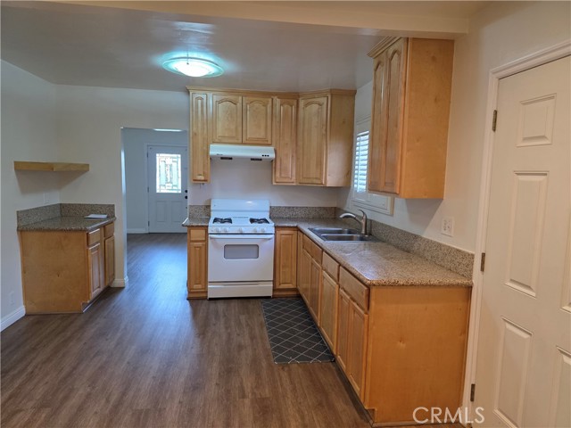 Detail Gallery Image 4 of 15 For 9251 Rio Dell, Rosemead,  CA 91770 - 3 Beds | 3 Baths