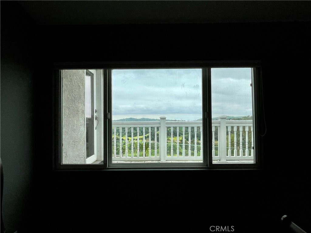 https://media.crmls.org/medias/078e1cb1-bd2f-4db6-a84d-1869689366d4.jpg?preset=X-Large