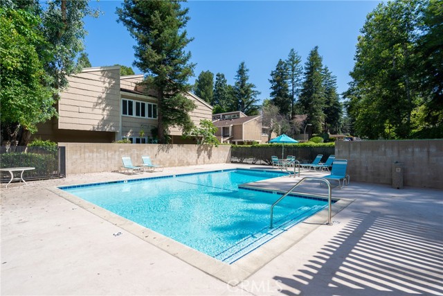 Detail Gallery Image 32 of 32 For 10055 Melinda Way #4,  Northridge,  CA 91325 - 3 Beds | 2/1 Baths