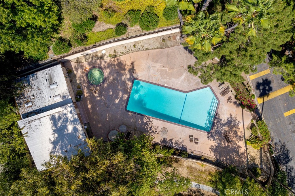 https://media.crmls.org/medias/078ef7ed-c291-45f2-8c01-5133f755a97a.jpg?preset=X-Large
